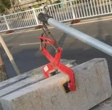 吊環(huán)也是鉆修井作業(yè)中的常用工具